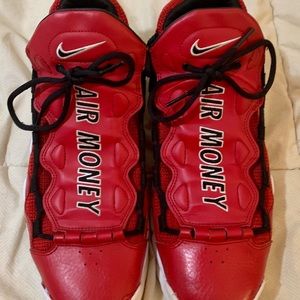 Nike Air More Money
Gym Red